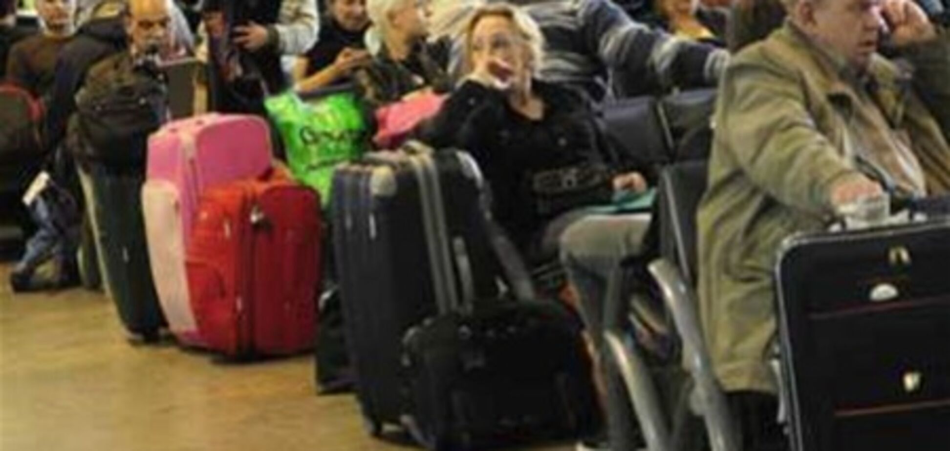 Сімферополь. У зв'язку з відміною рейсів застрягли близько 200 пасажирів