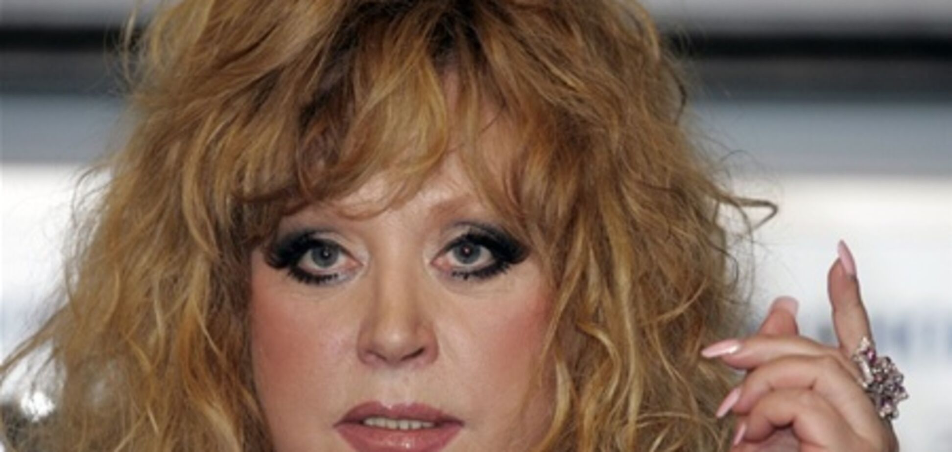 Пугачова подарувала півтора мільйона Савіну