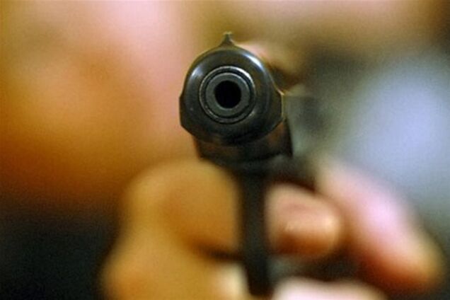 Поліцейський відкрив стрілянину по таксі через сварку