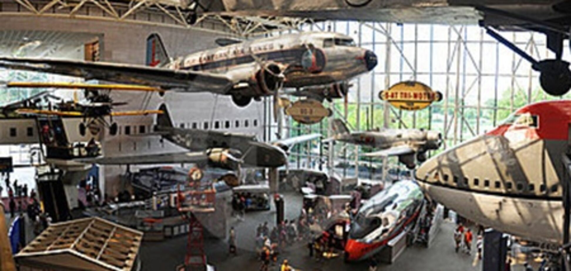 У Вашингтоні демонстранти спробували увірватися до Національного музею авіації