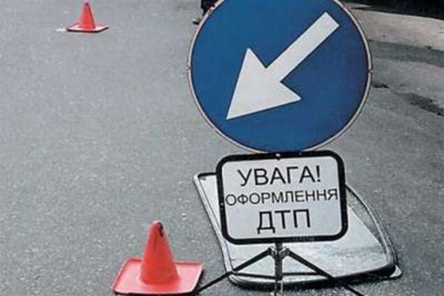 В Киеве автобус вылетел на тротуар и сбил пешеходов