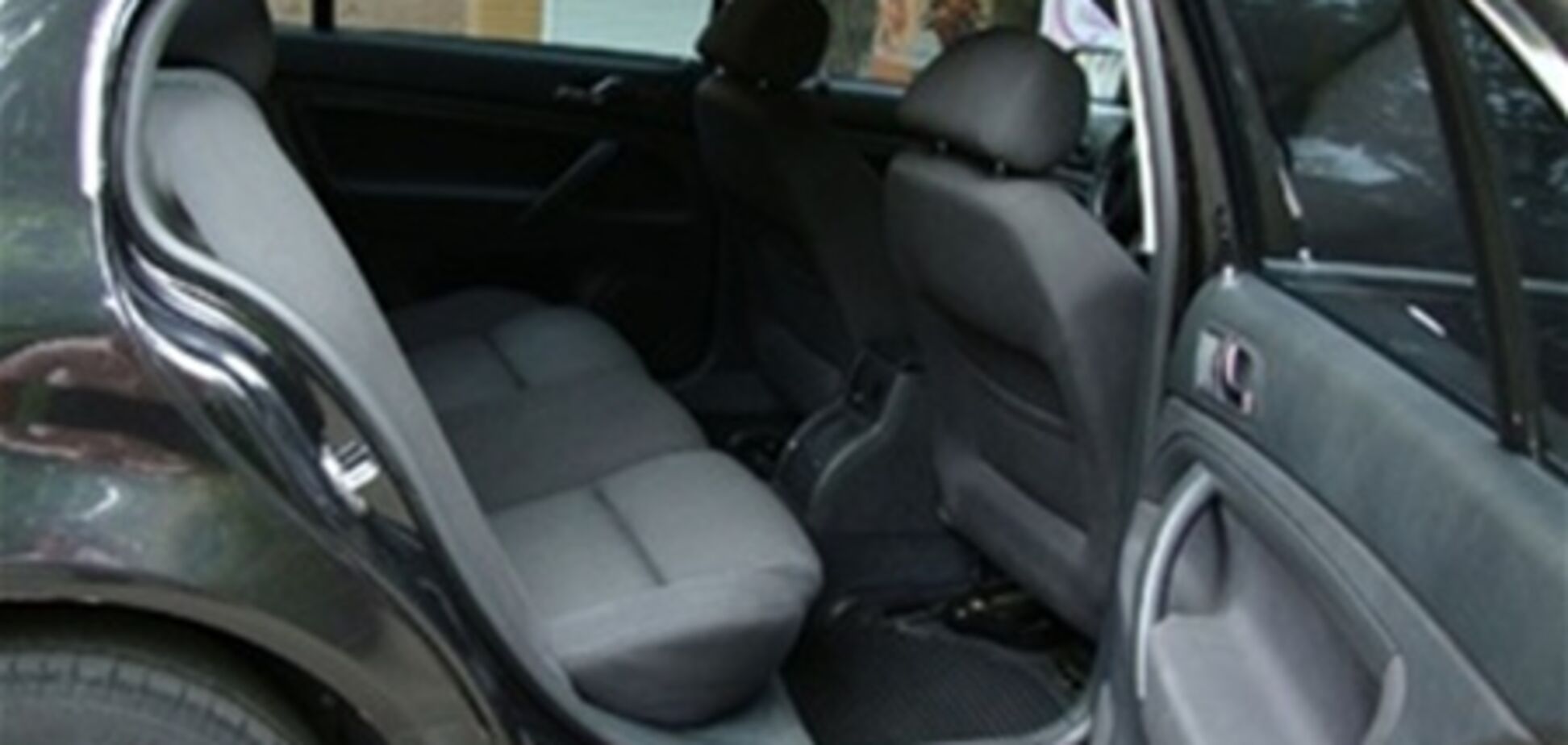 Бандит-рецидивіст викрав іномарку разом з водієм