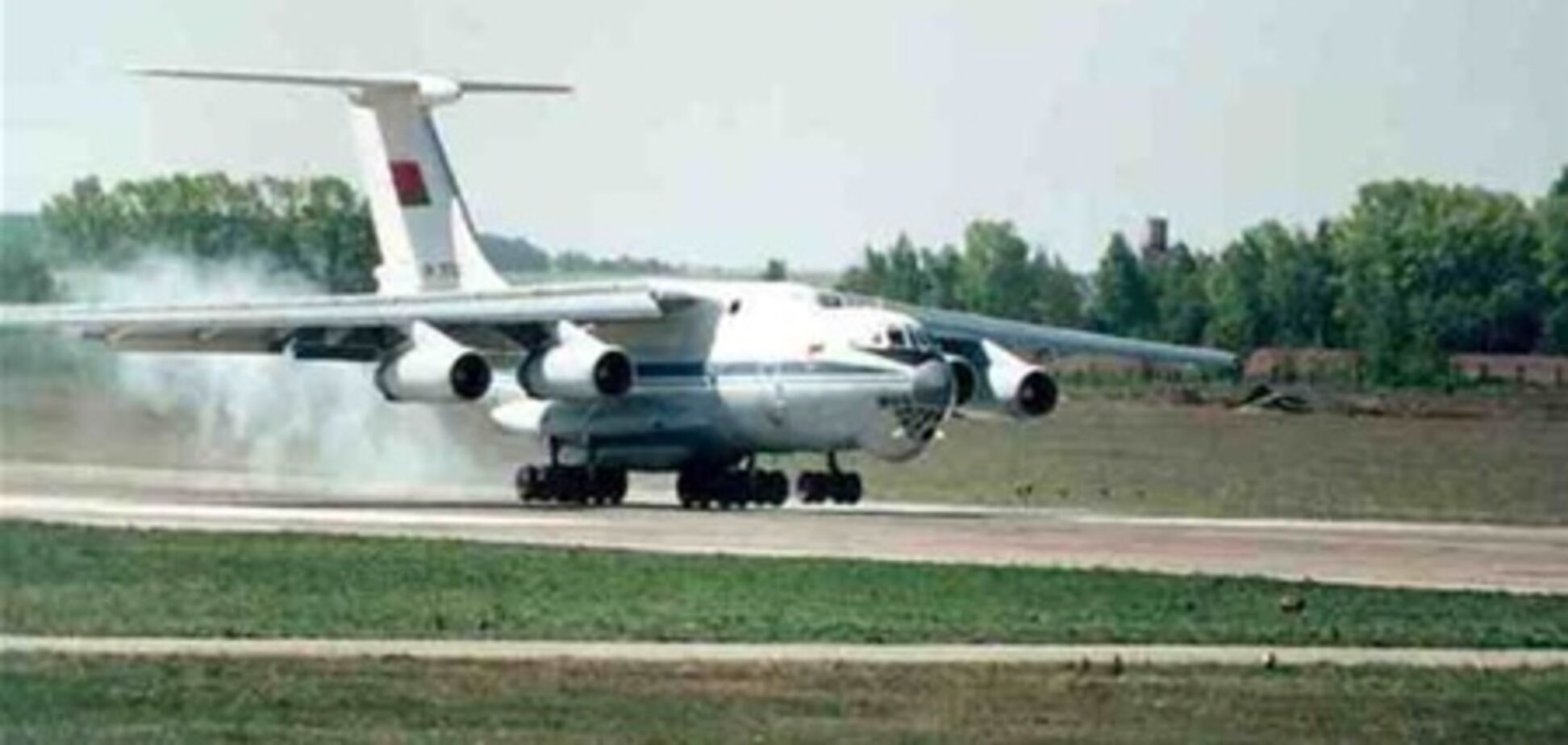 У турецькому аеропорту зіткнулися літаки з гуманітарною допомогою