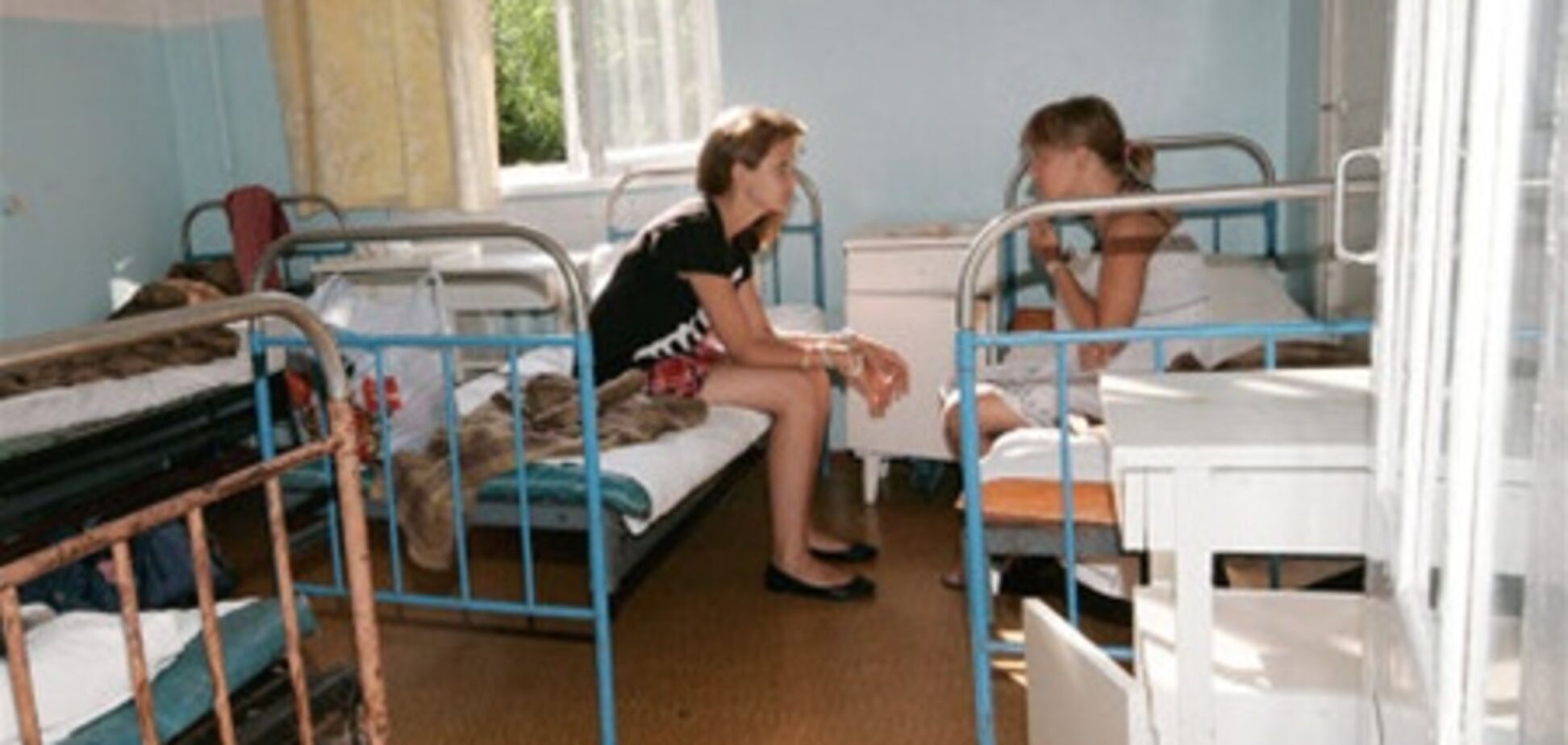 Отруєння на Харківщині: 14 ліцеїстів госпіталізовано