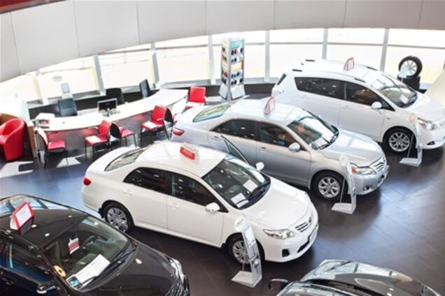 Автомобили в Украине дешеветь не будут - эксперт