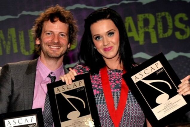 Продюсер лучших песен ушел от Перри