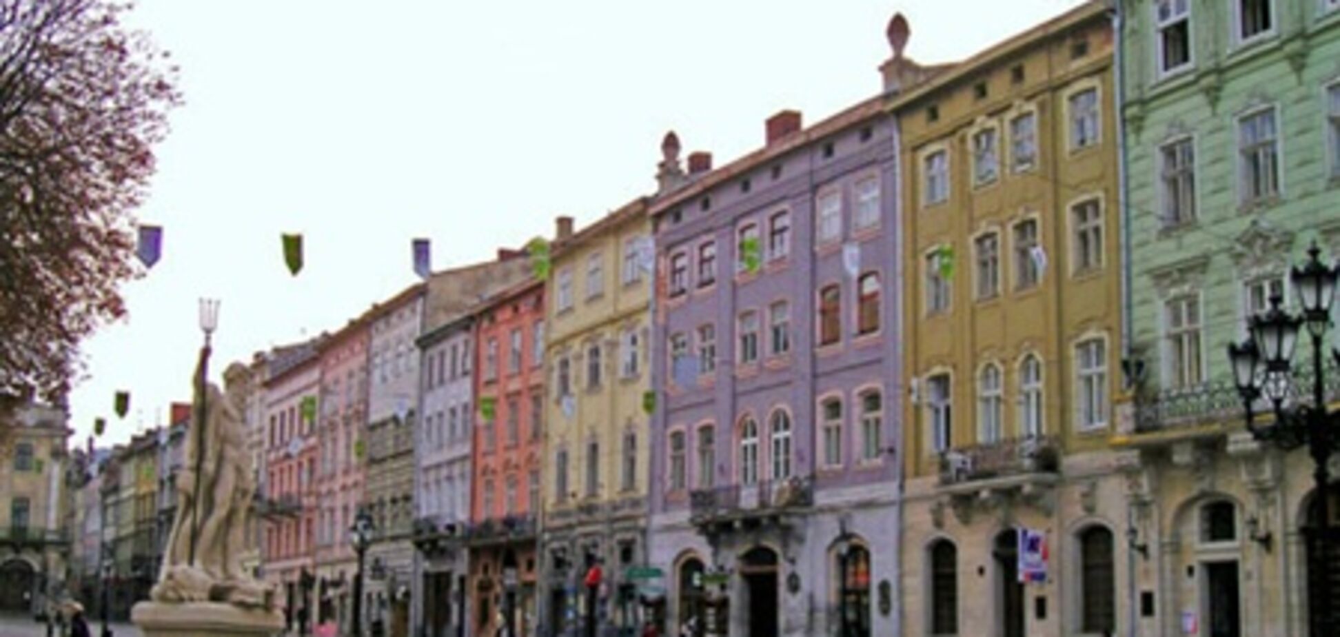 Центр Львова избавят от пластиковых окон