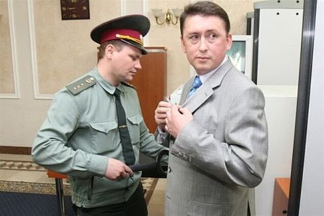 Литвин открестился от преследования Мельниченко