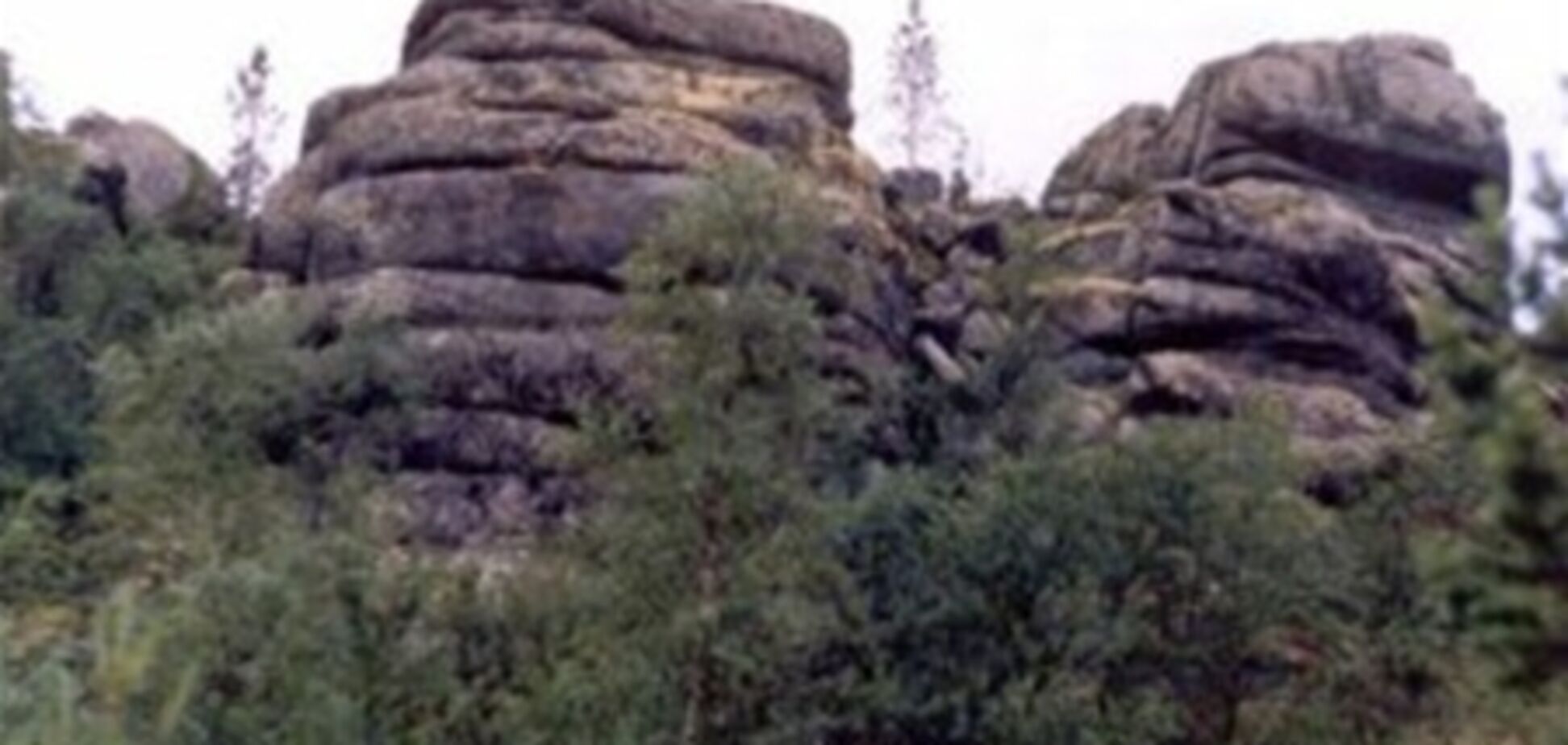 У Запоріжжі чоловік впав з 20-метрової скелі в кар'єр і дві доби чекав допомоги