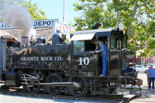 Поезд XIX века будет возить туристов в Испании