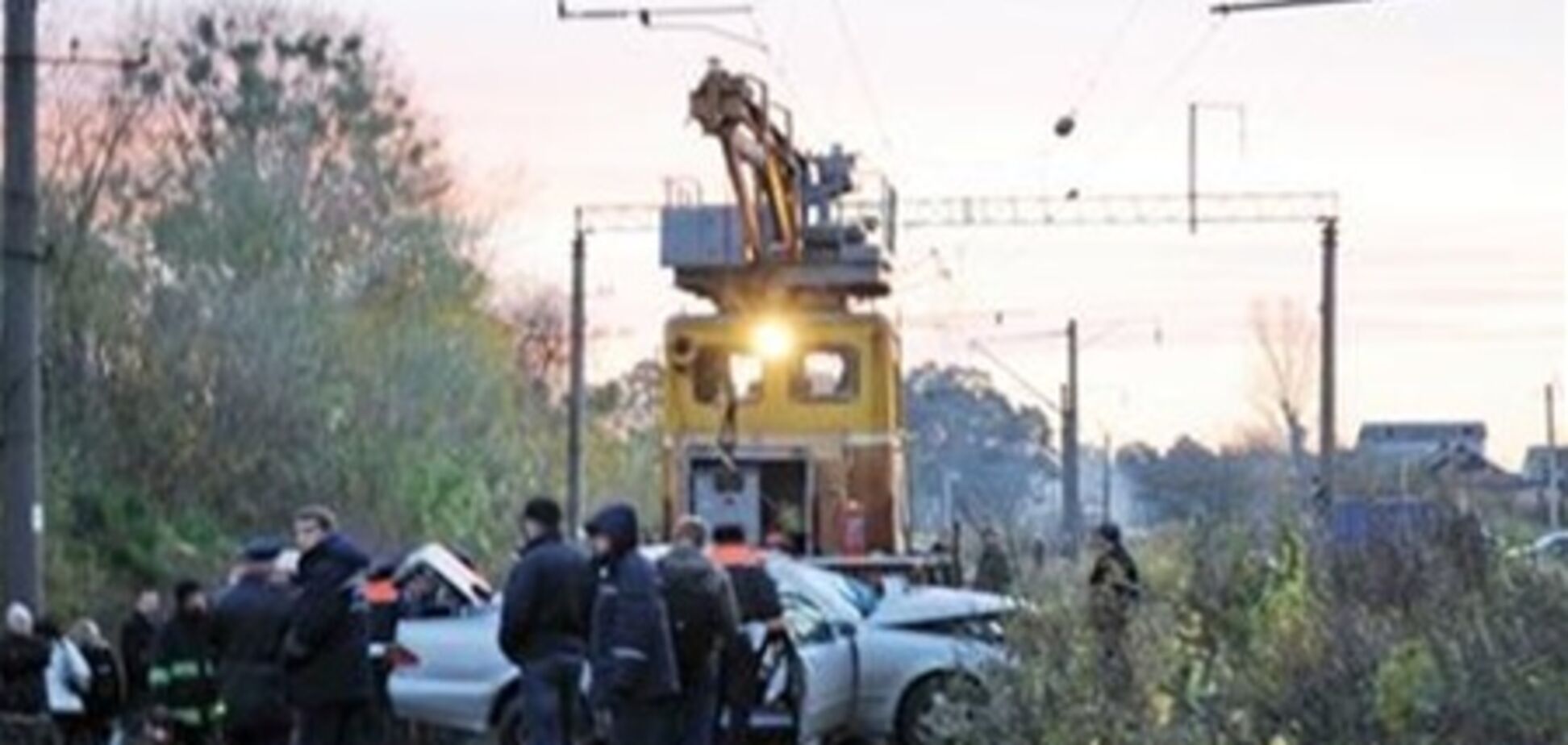Дніпропетровщина. При зіткненні автомобіля з потягом загинули 2 людини