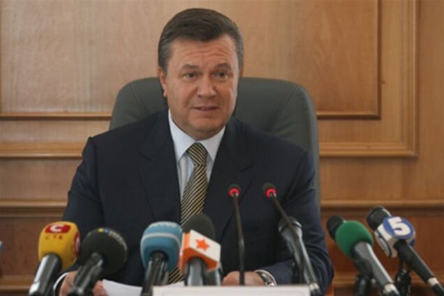 Янукович пообіцяв, що стипендії підвищать до прожиткового мінімуму