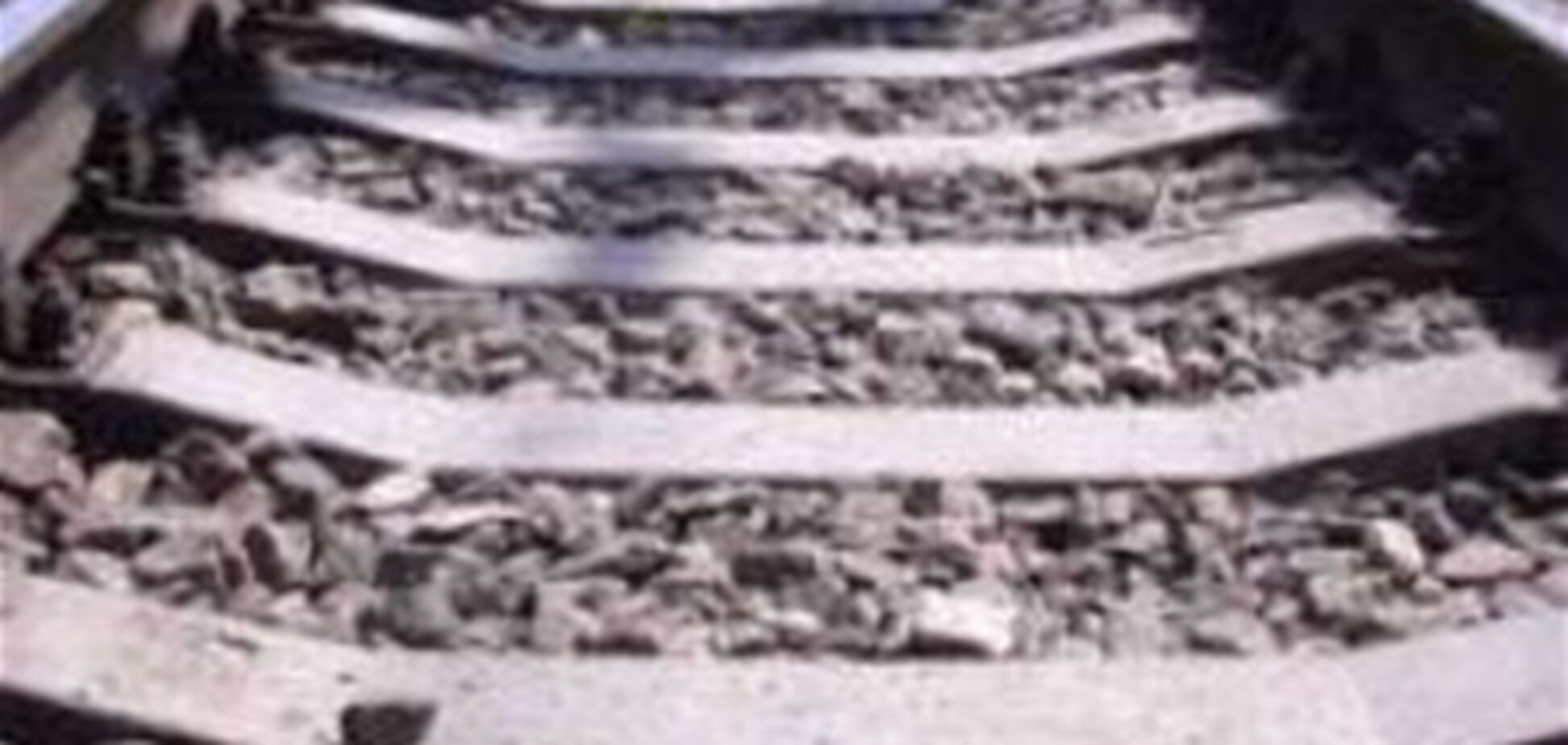 На переїзді в Кременчуці Daewoo Lanos потрапив під потяг