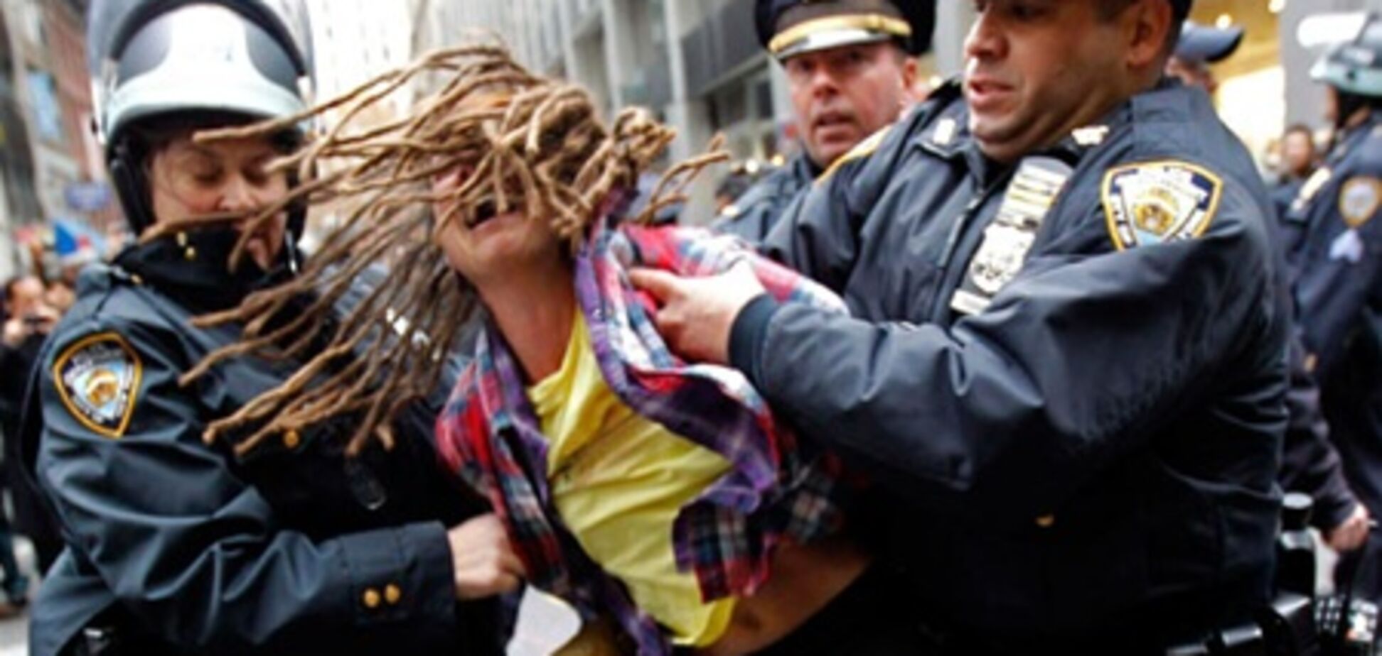 В Нью-Йорке задержаны 300 участников 'Захват Уолл-Стрит'