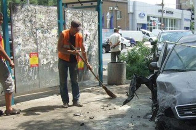 Мажора, який збив на зупинці двох людей, відпустили під заставу - ЗМІ