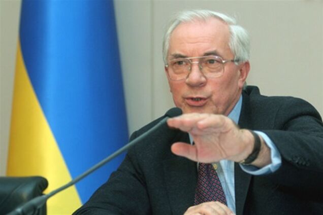 Азаров приказал Табачнику работать, а не заниматься показухой