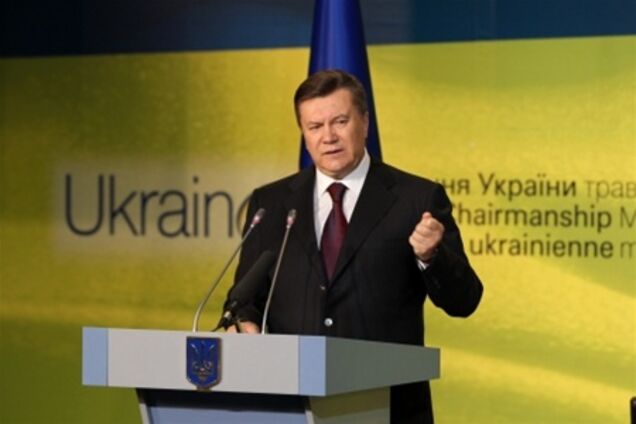 Янукович уволил губернаторов Львовщины и Запорожья