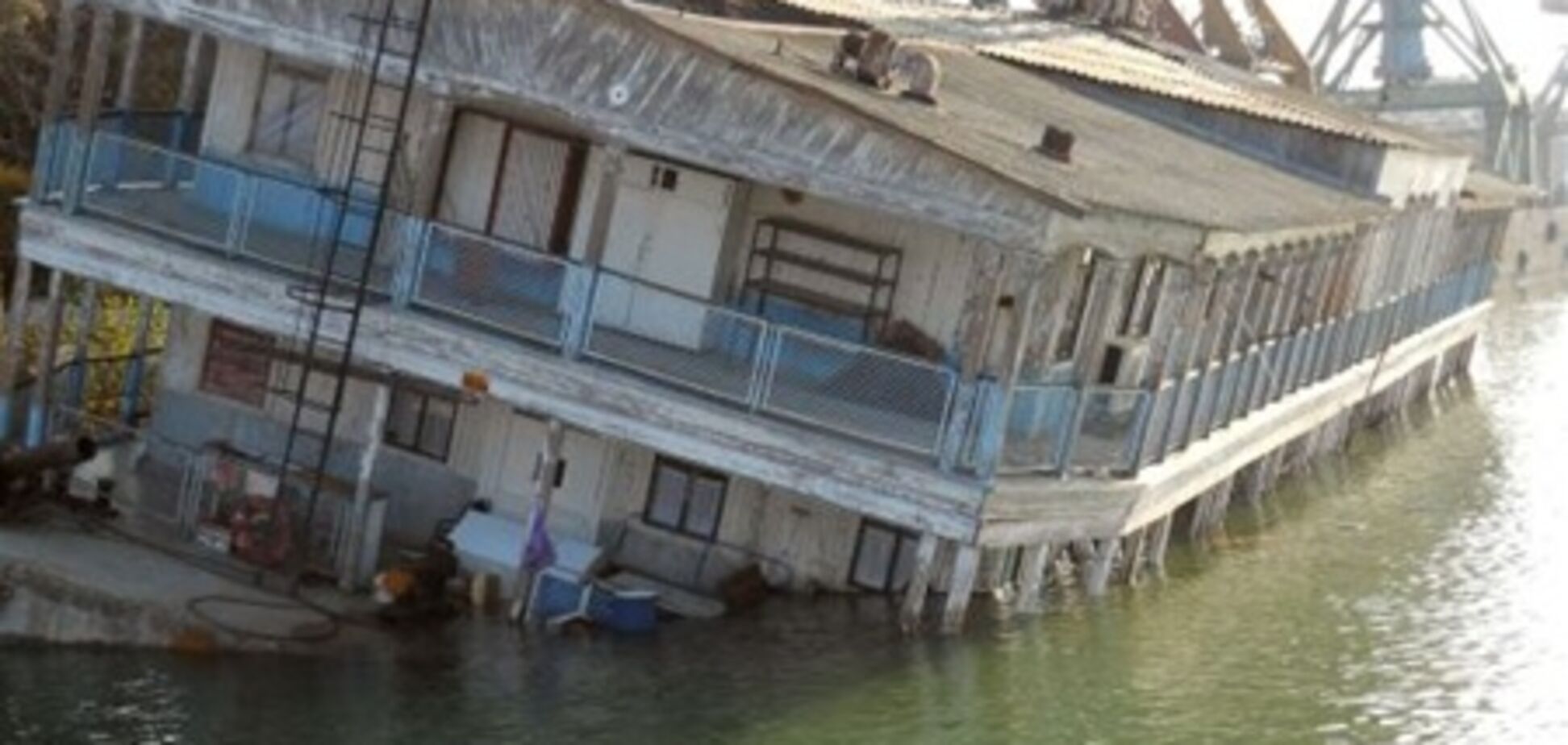 На Одещині затонув ресторан
