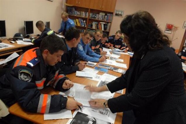 Українська міліція не змогла вивчити англійську до Євро-2012