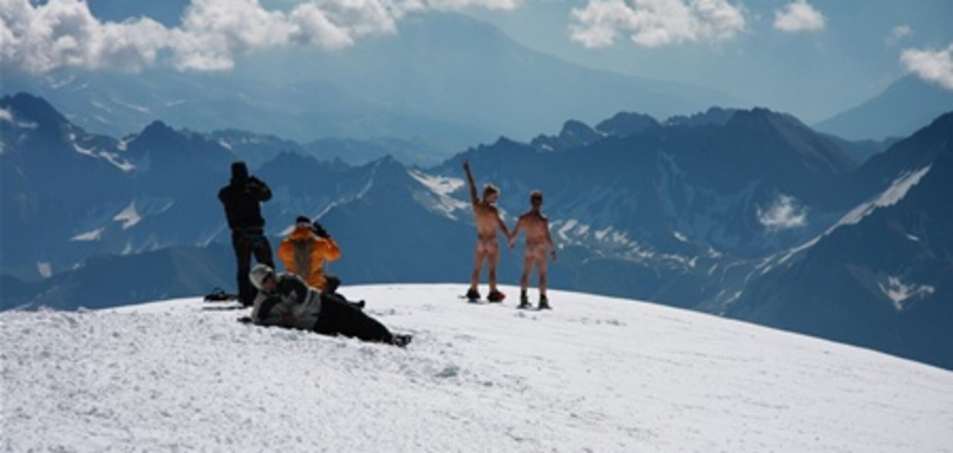 В швейцарских Альпах нудизм не приветствуется