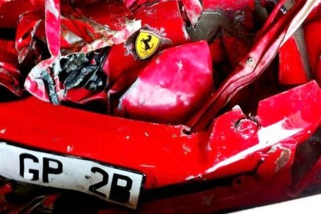 Что можно сделать из разбитой Ferrari. Фото 