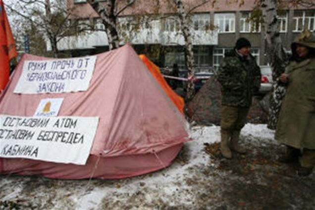 Голодающие в Донецке грозят самосожжением в случае разгона
