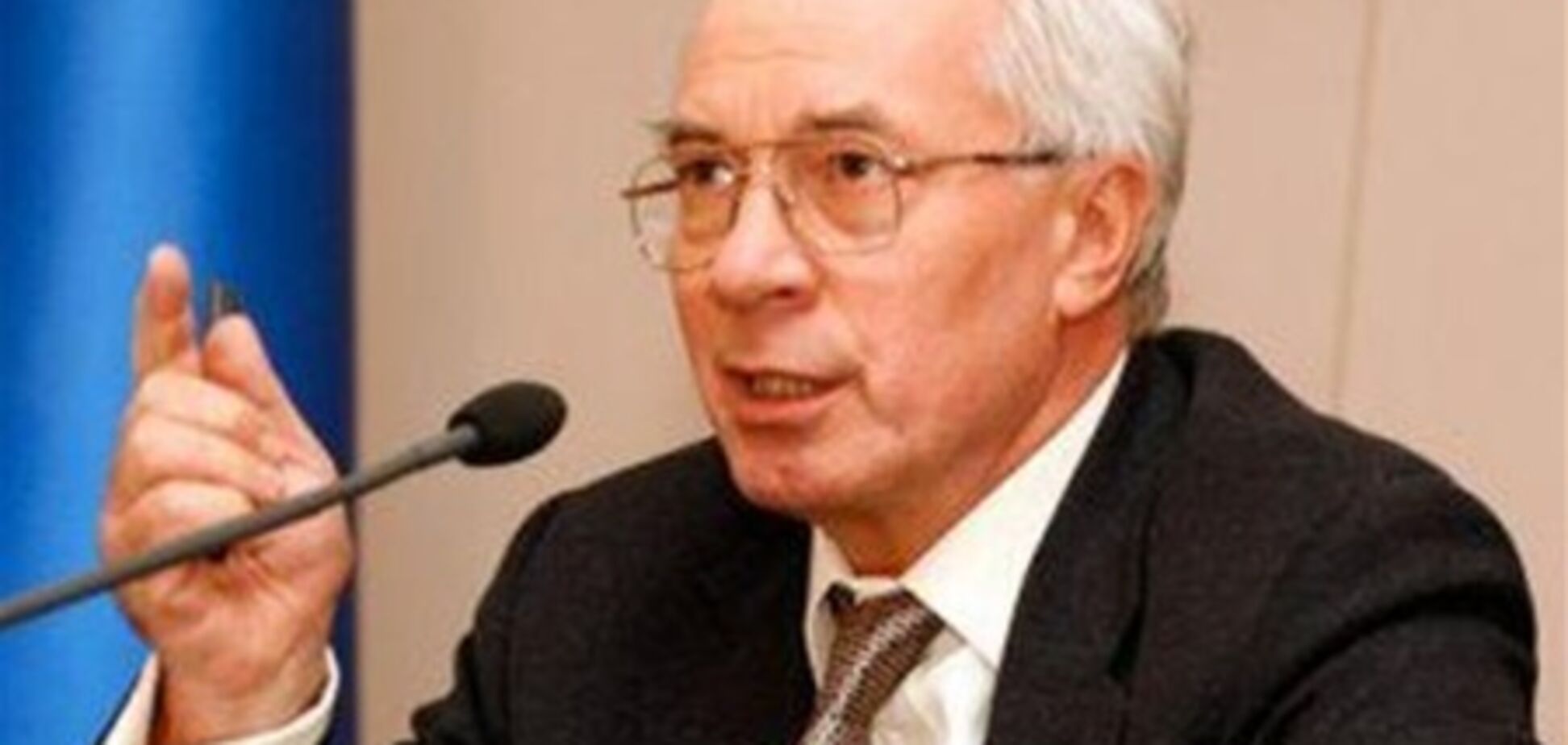 Азаров: мы проверяем детские сосиски и молоко