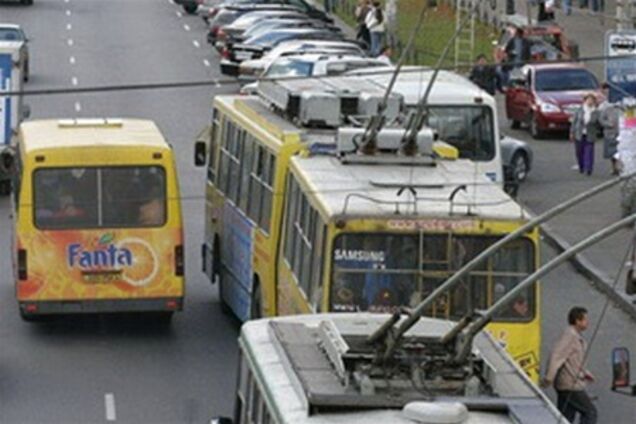 Общественный транспорт: платим много - получаем мало