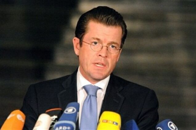 Экс-министр обороны ФРГ заплатит 20 тыс. евро за плагиат