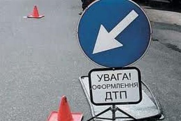 Рівненщина. Мотоцикл врізався в бетонну опору, загинули двоє юнаків