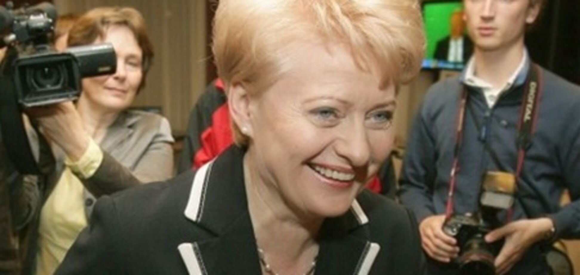 Литовського президента намагалися нагодувати українським сиром