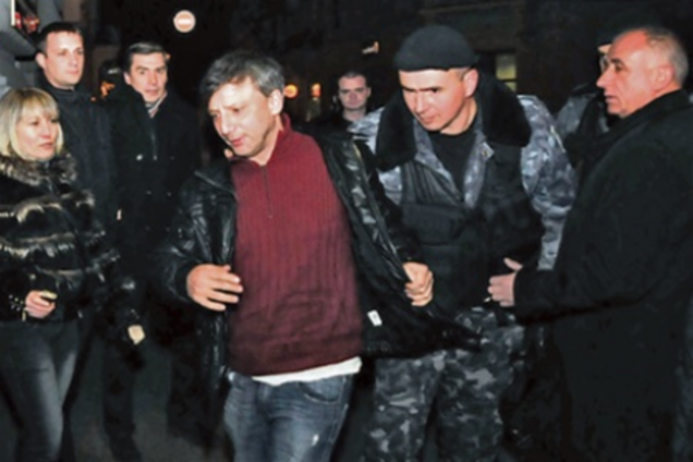 Доктор Пі запропонував суду великі гроші, але залишився під вартою