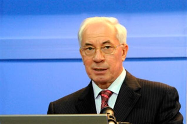 Азаров пророкує світову величезну боргову кризу