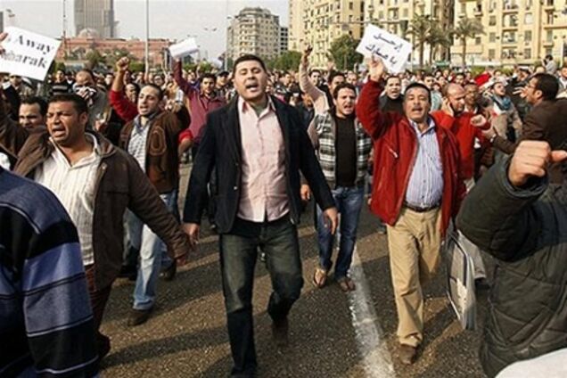 Сотні єгиптян стікаються на головну площу Каїра на черговий 'марш'