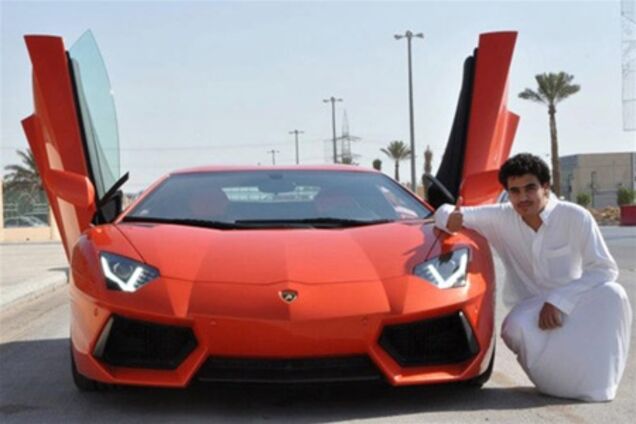 У студента нашлось $500 тыс. на Lamborghini. Фото