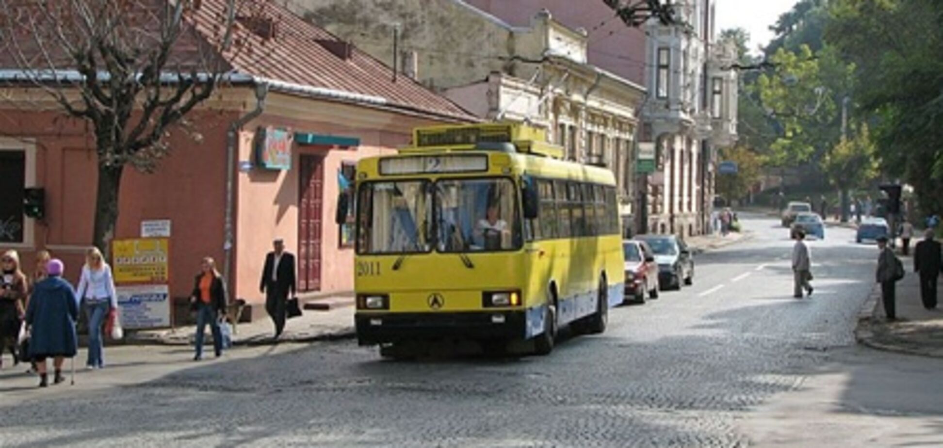 Тролейбус покалічив пасажира в Чернівцях