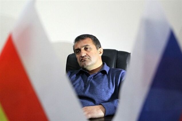 На виборах в Південній Осетії кандидат Кремля програє