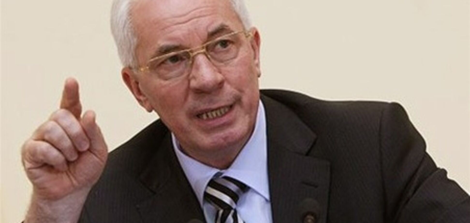 Азаров: В Украине на выплаты по рождению ребенка дополнительно направлено 1 млрд грн