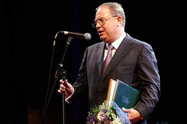 Главе Госслужбы занятости инкриминируют взятки в миллион долларов