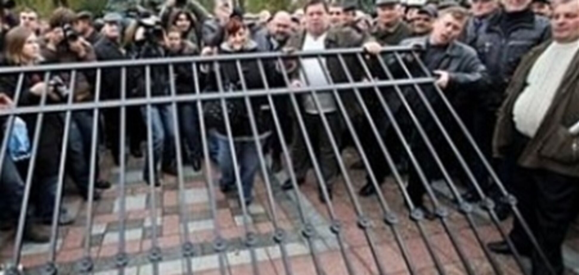 Спецназовец, получивший кастетом под Радой, находится в нейрохирургии