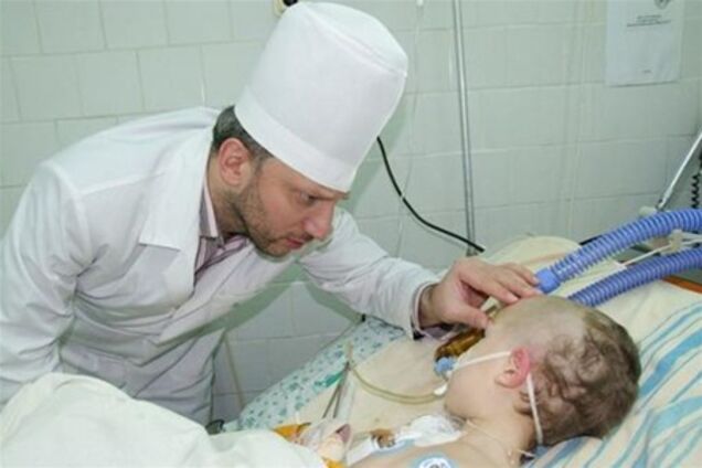 Пацієнтка Доктора Пі від його 'лікування' блювала кров’ю, а потім померла. Відео