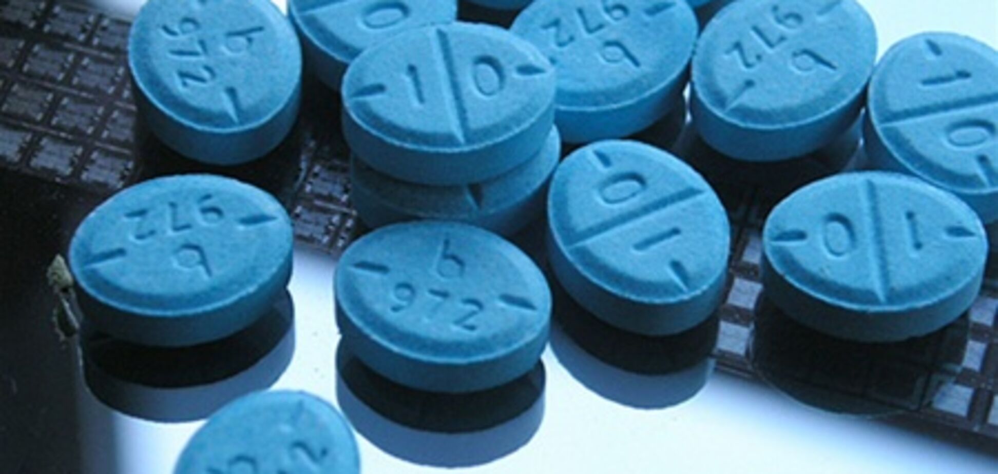 Офіцера затримали при покупці амфетаміну