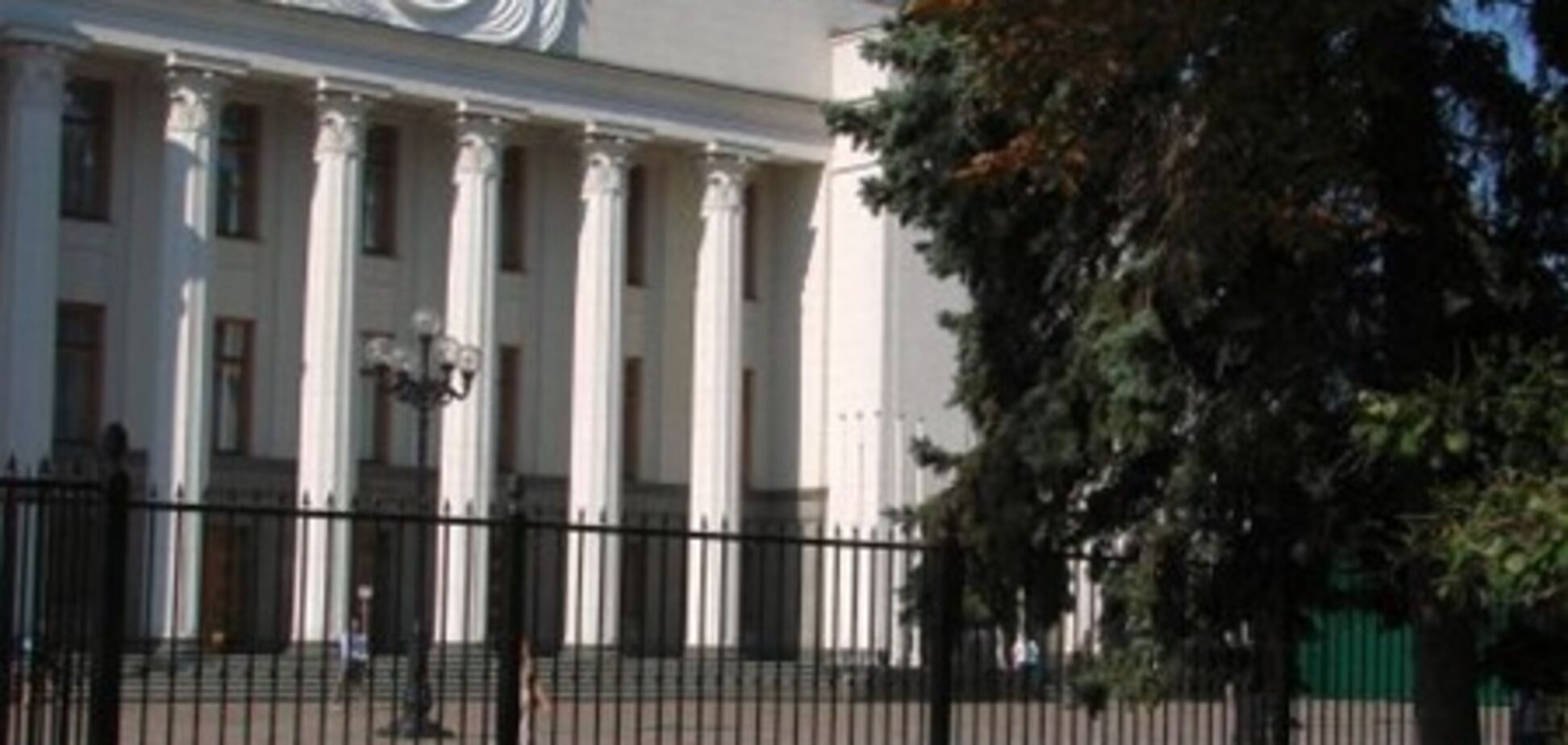 Милиция ищет хозяина забора возле Рады