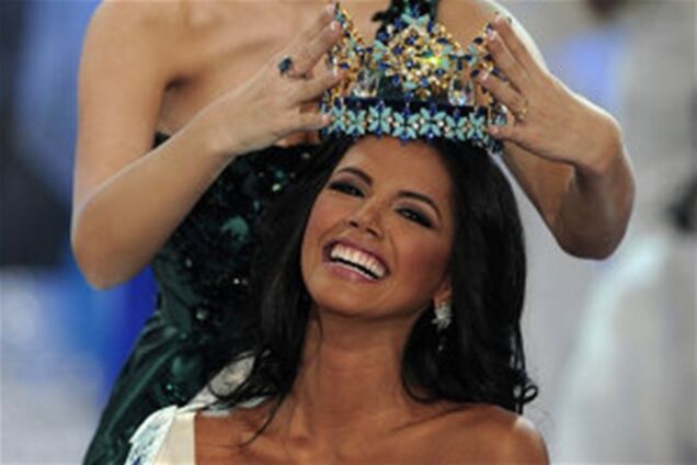 Міс Світу 2011 вчилася в католицькій школі і мріяла стати черницею