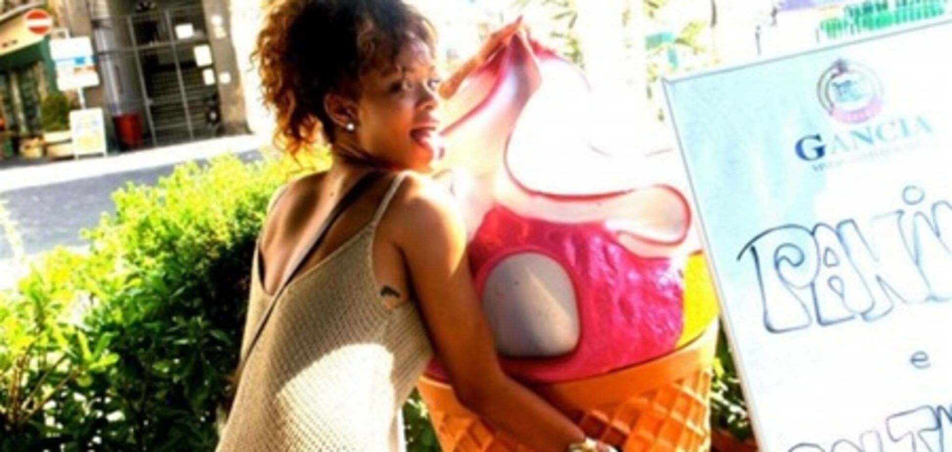 Рианна поделилась своим летом