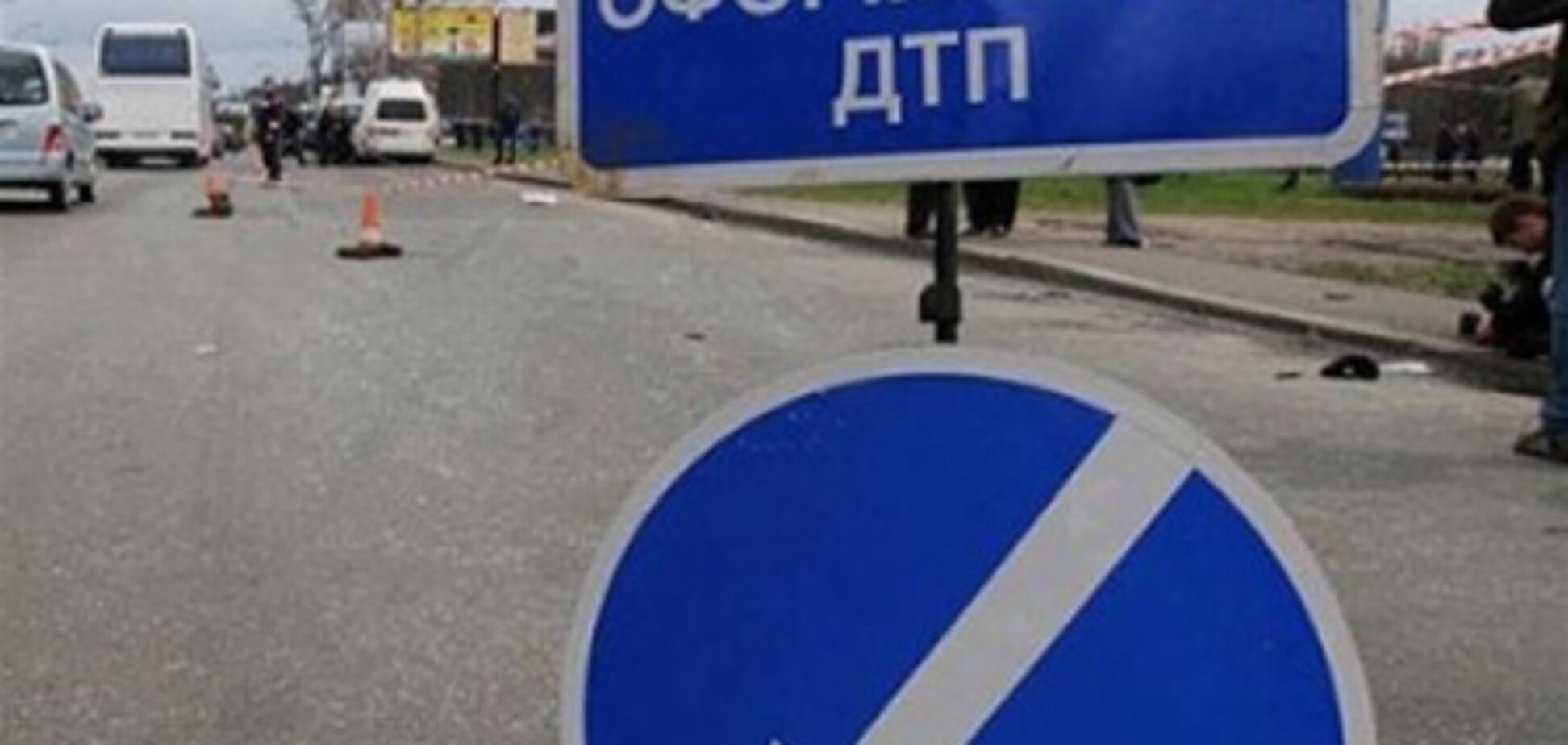 Пассажирский автобус врезался в дерево: семь пострадавших