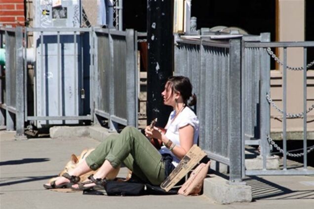 Кожна третя безпритульна дівчинка платить сексом за їжу та одяг