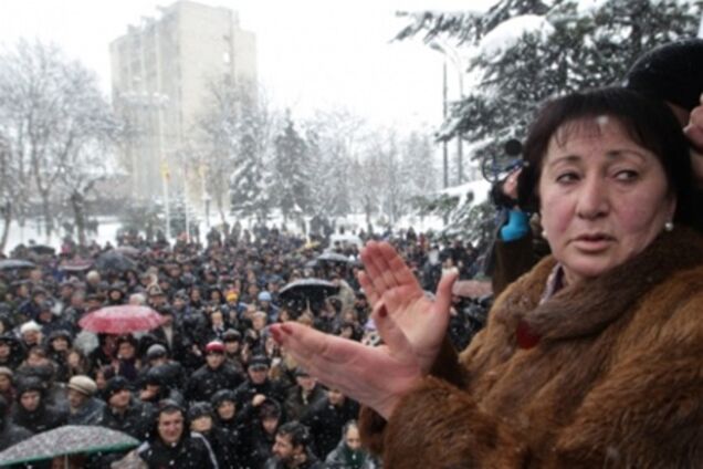 Джиоева поставила ультиматум Кокойты: он должен признать ее победу