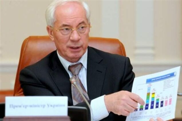 Азаров поручил готовить 'жесткий' госбюджет с ценой на газ минимум $400