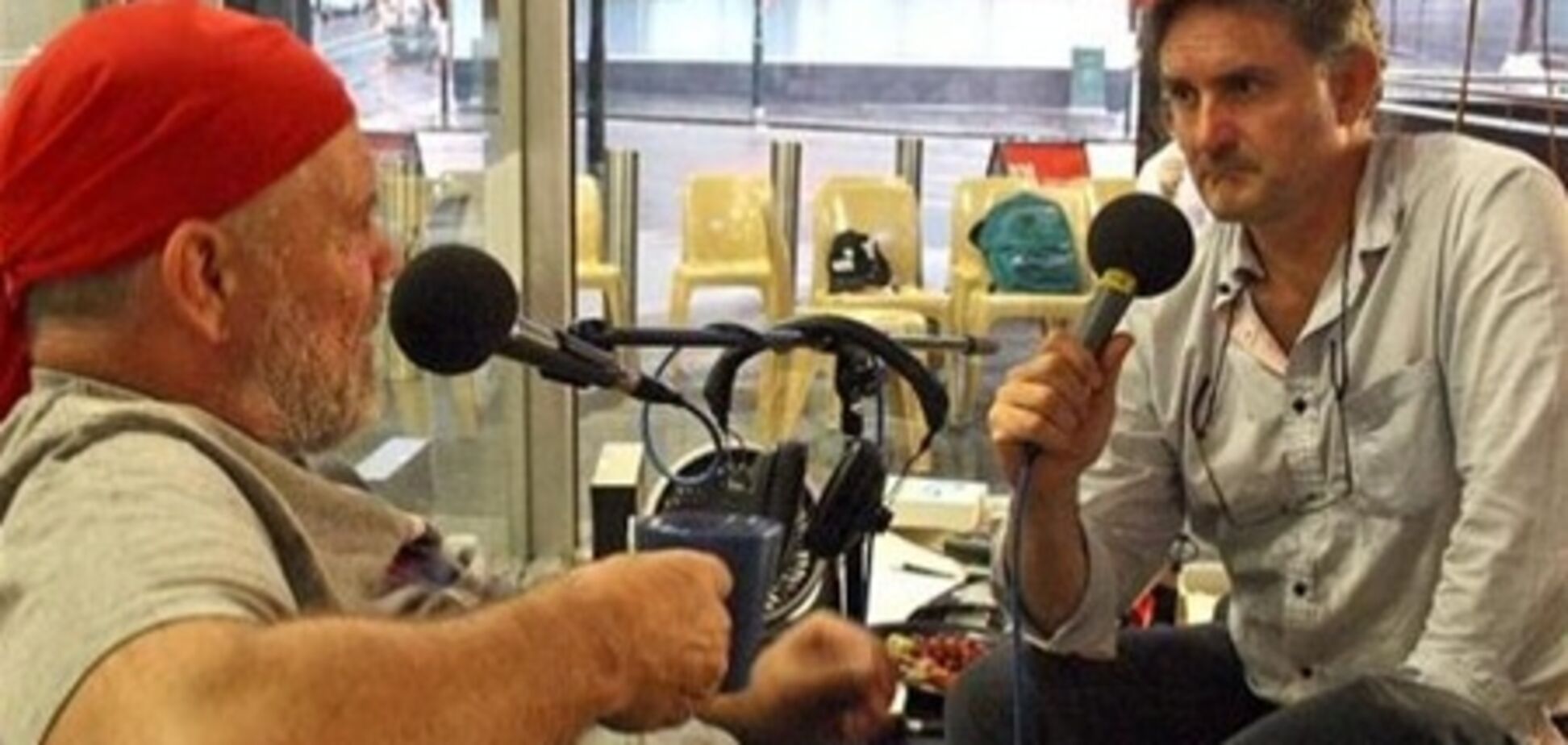 Австралийский радиоведущий взял 24-часовое интервью